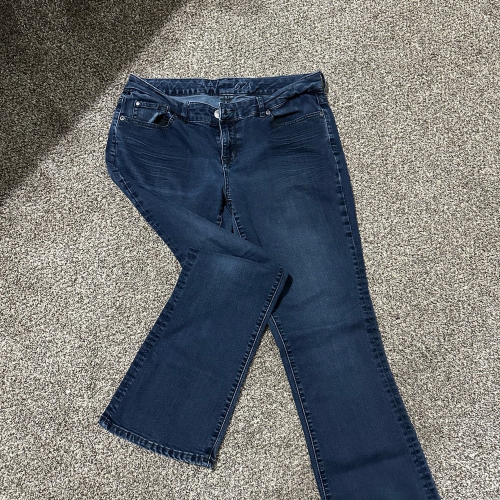 The Limited 12S. Super comfy style 678.